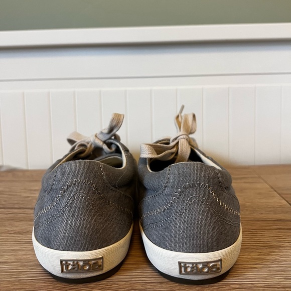 Taos Footwear Star Sneakers - Picture 6 of 7